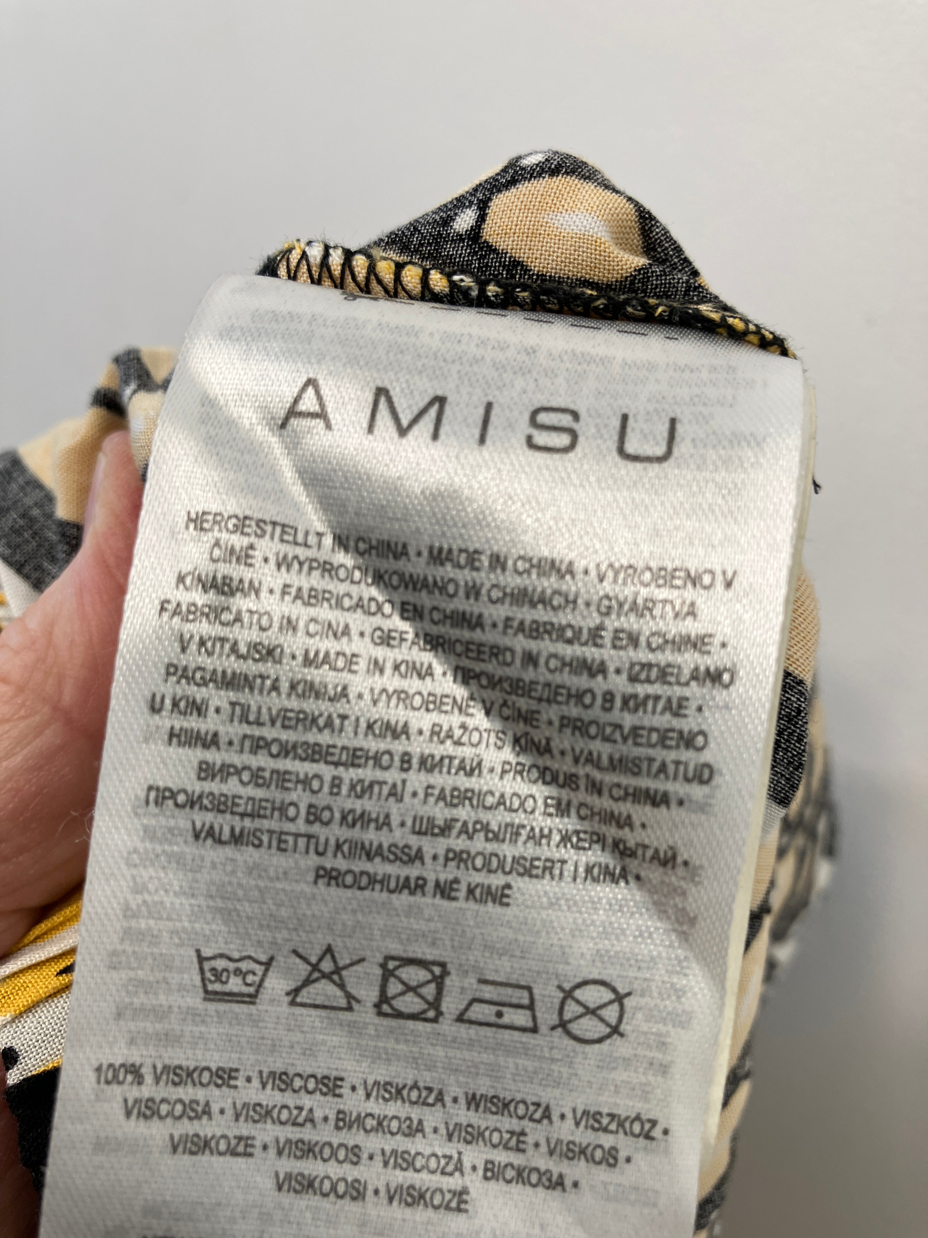 Amisu Bukser